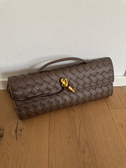 KNOT CLUTCH- Real leather