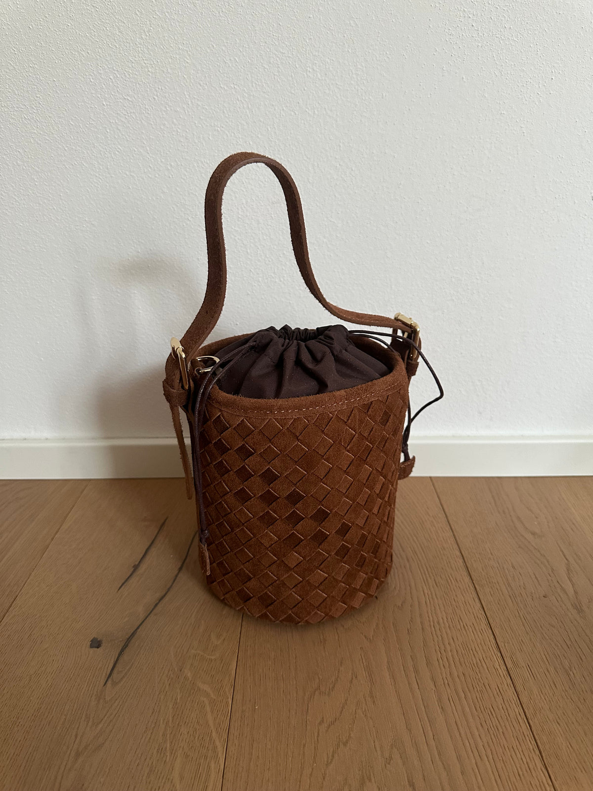 BARBARA- secchiello suede intrecciato
