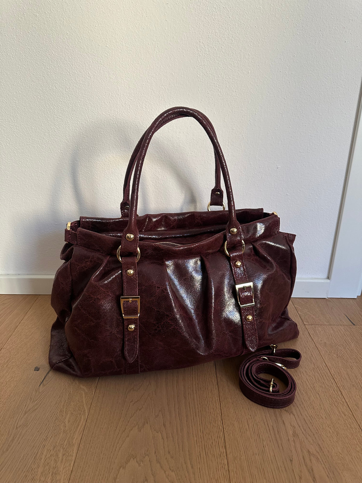 LYNN- borsa grande a spalla, con tracolla