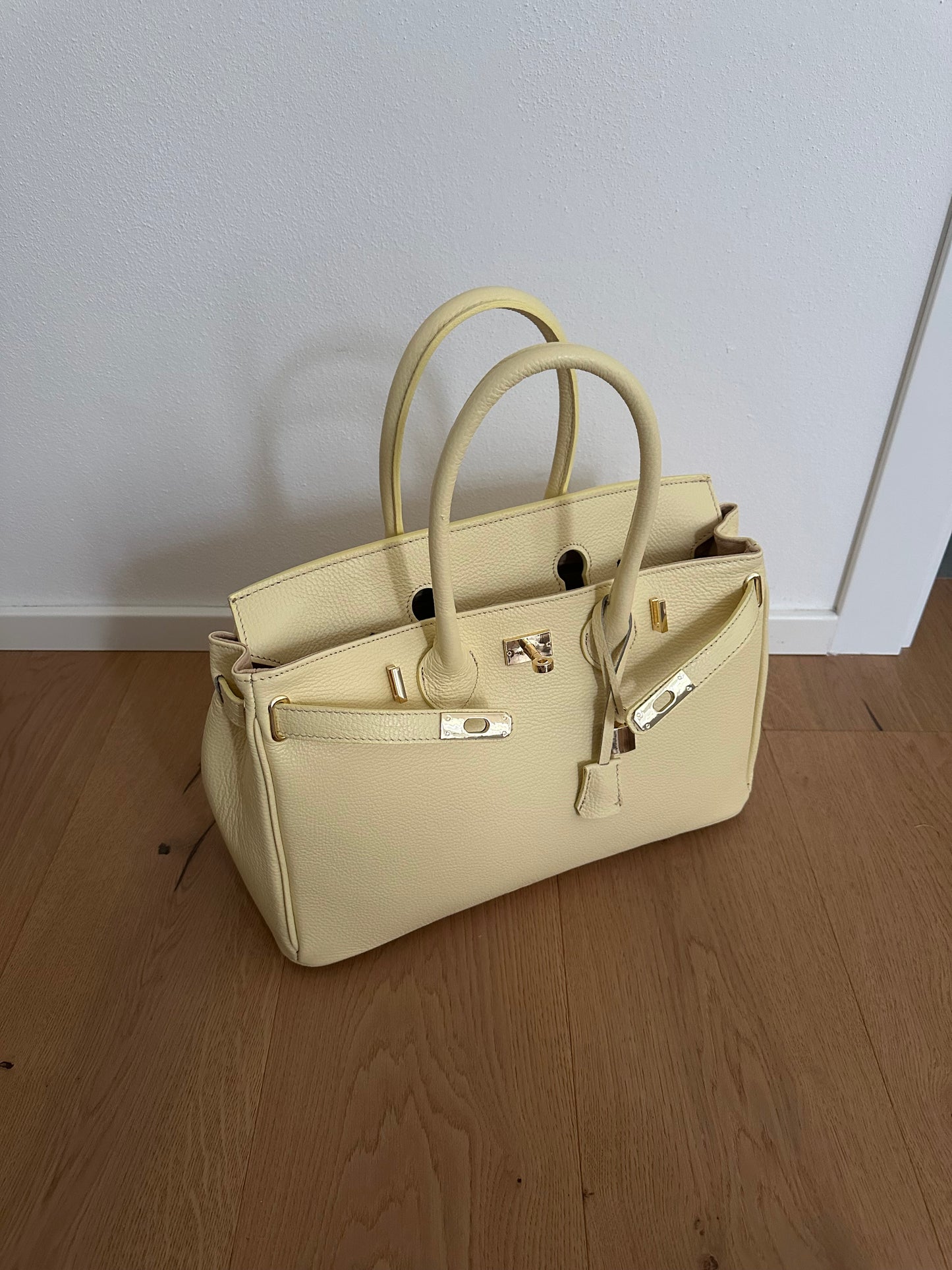 VIVIANNE LARGE- handbag