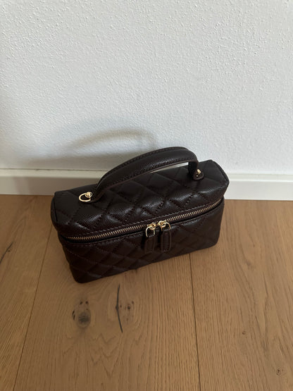 LUSY- vanity case con catena