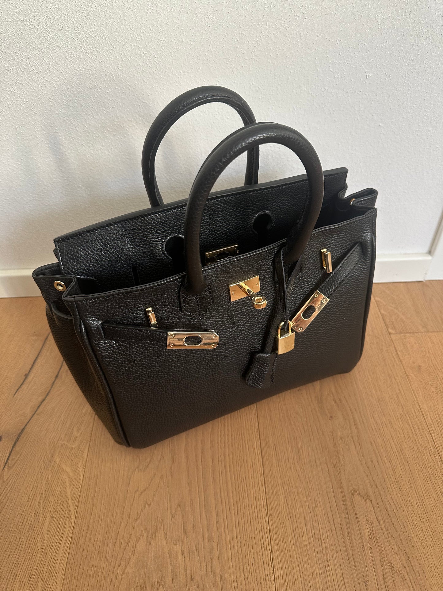VIVIANNE MEDIUM- handbag