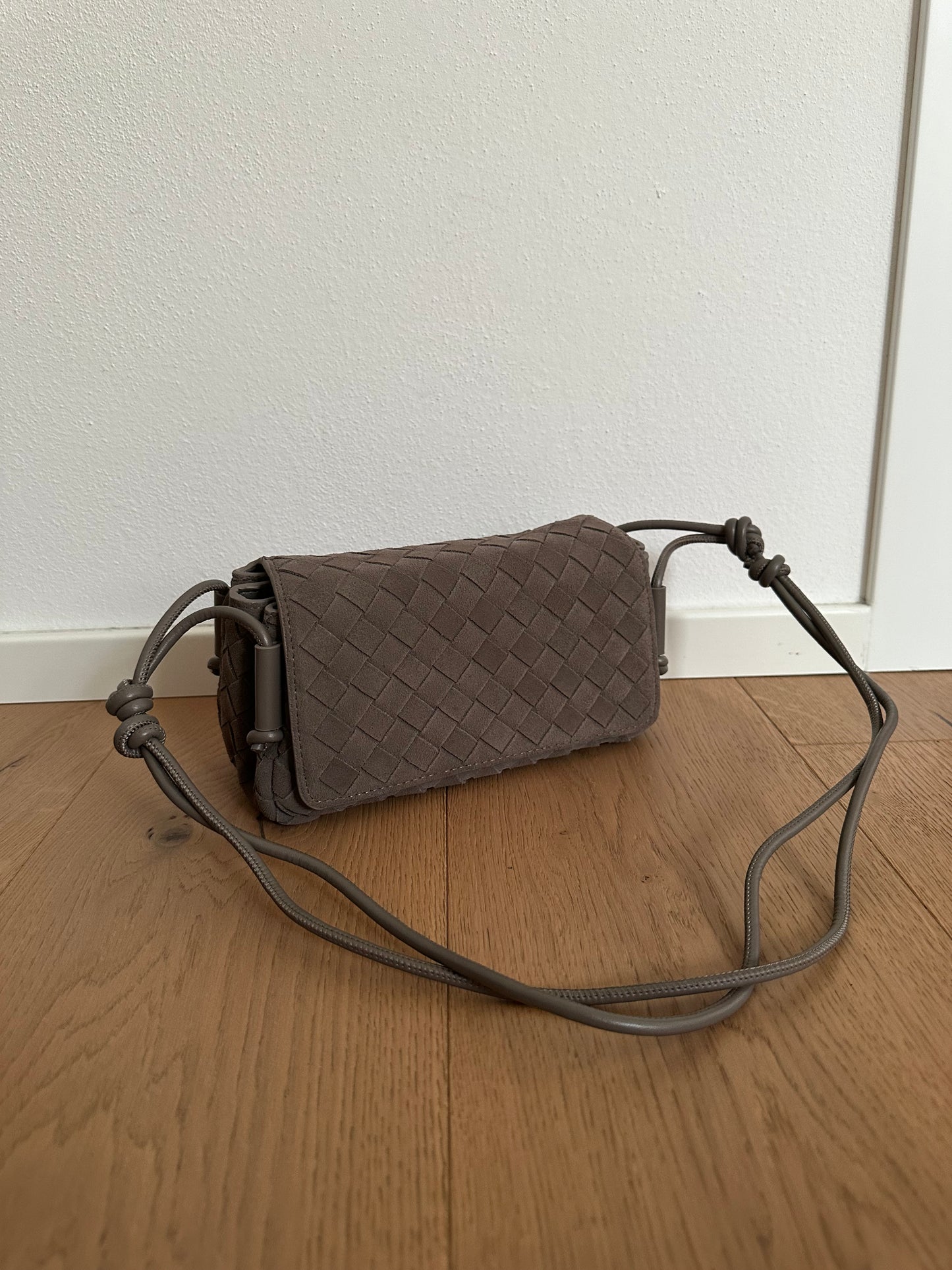NORA camoscio- pelle intrecciata