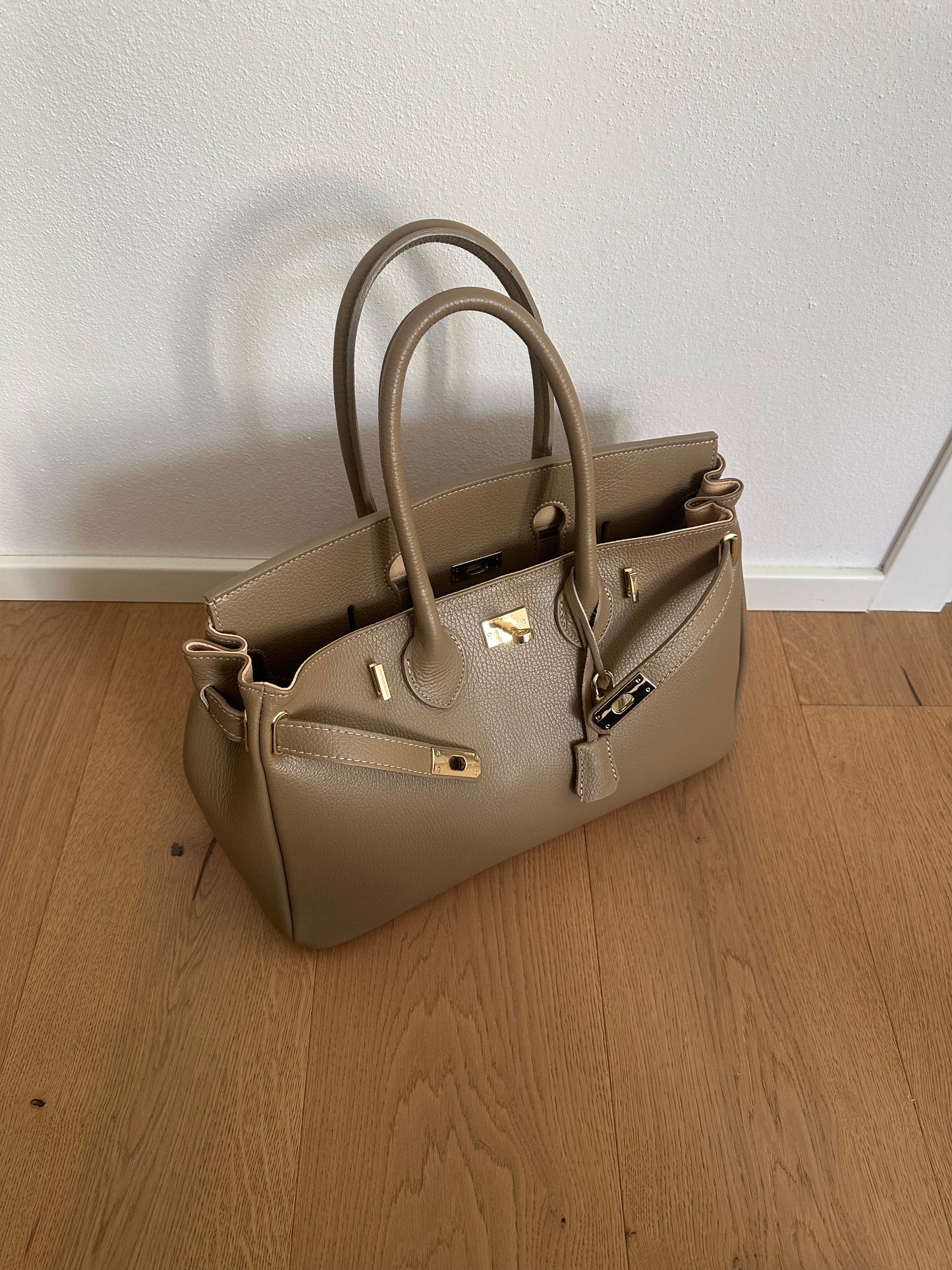 VIVIANNE LARGE- handbag