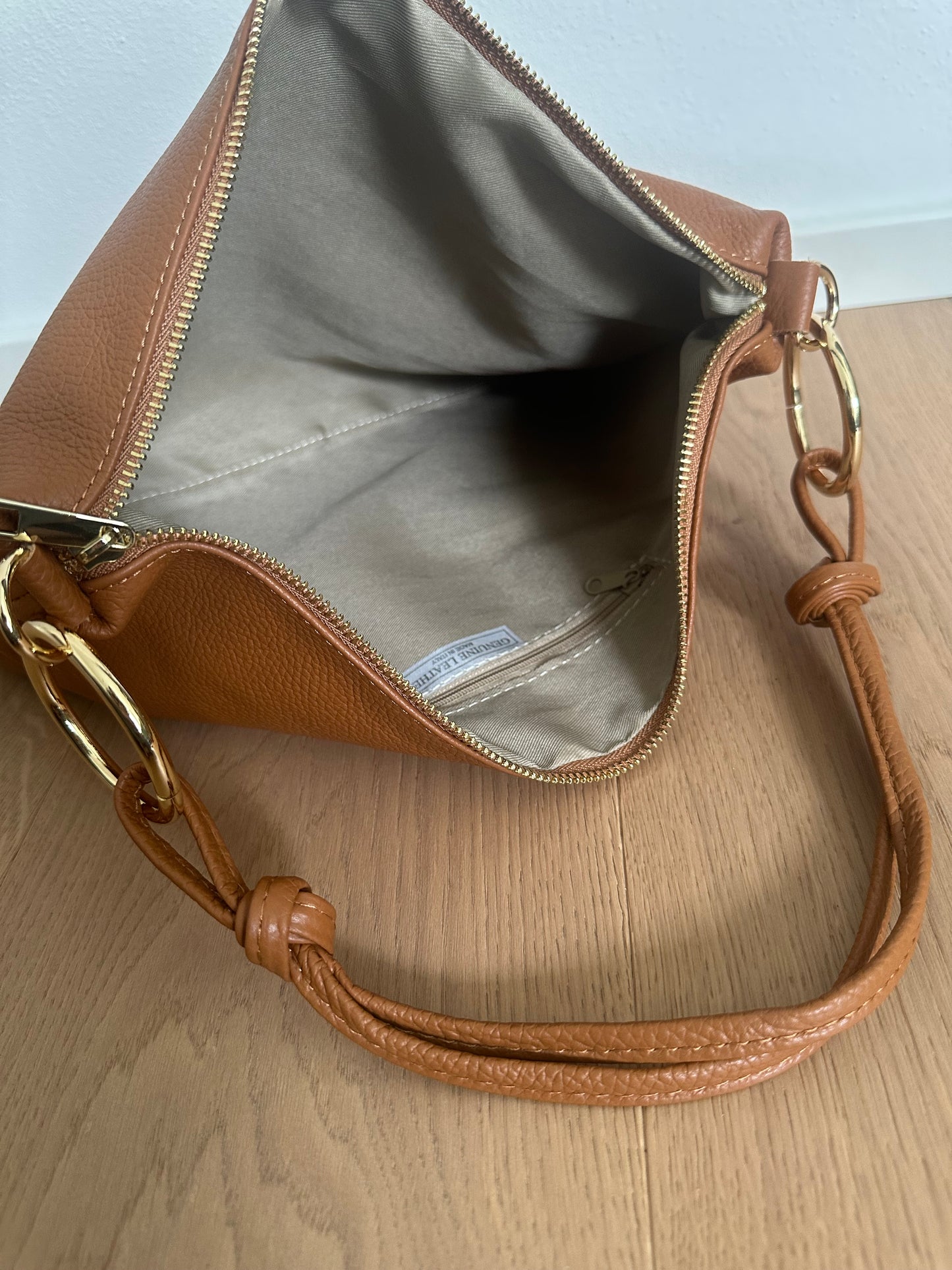 SAM - Real leather