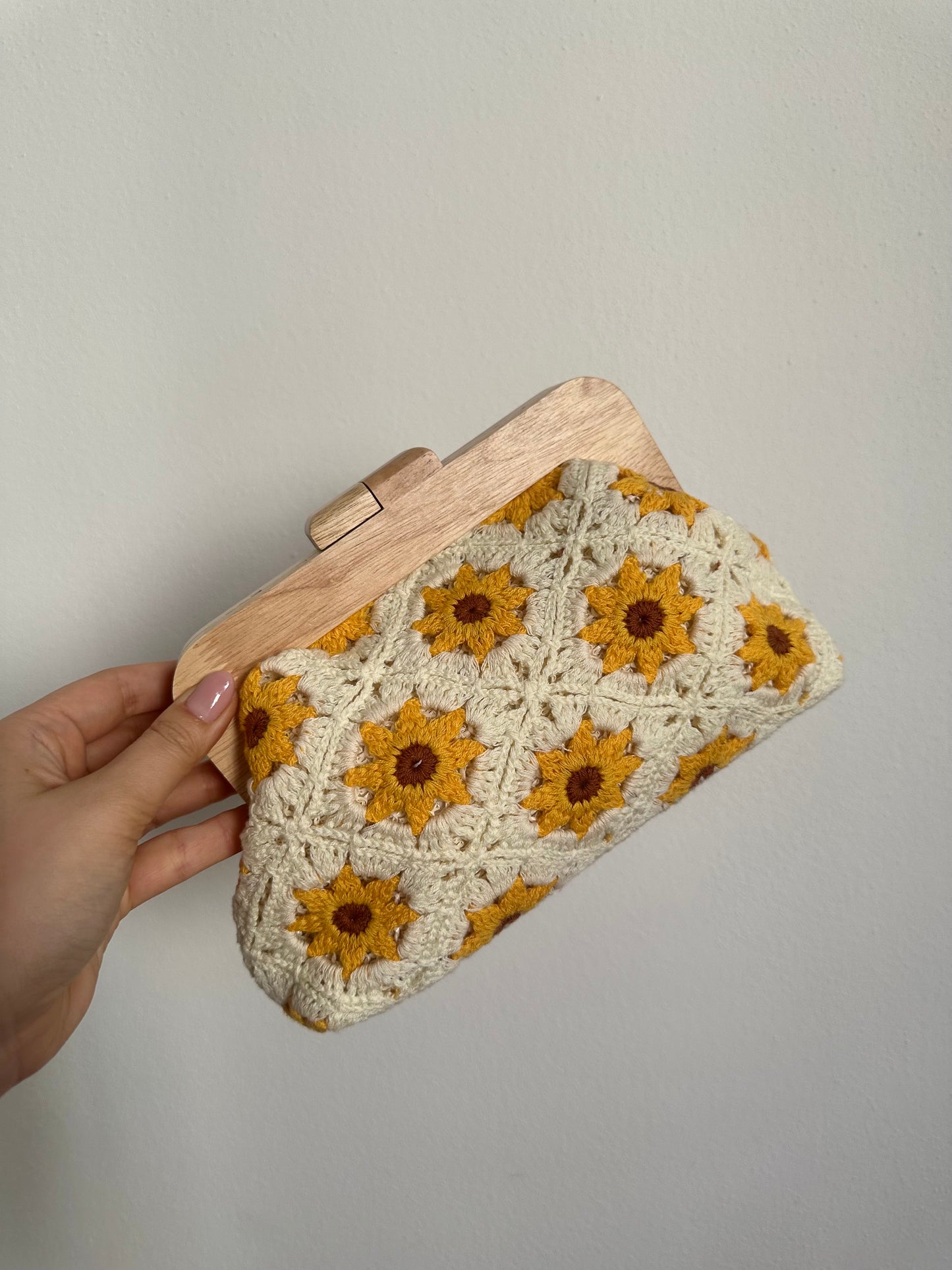 HANA clutch - rafia e ricamo