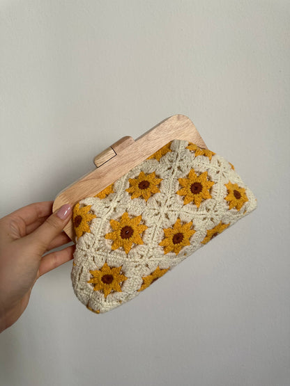 HANA clutch - rafia e ricamo