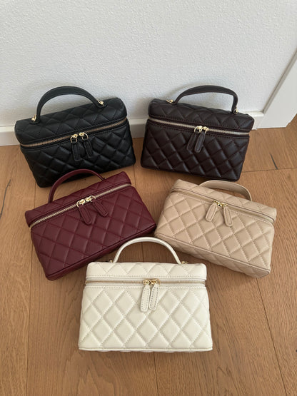 LUSY- vanity case con catena