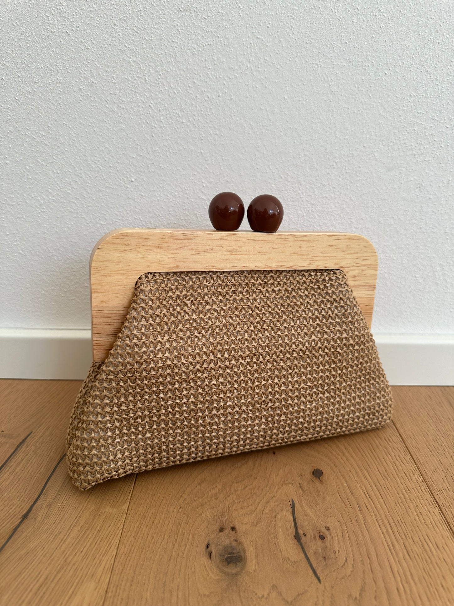 POLLY clutch - rafia e legno