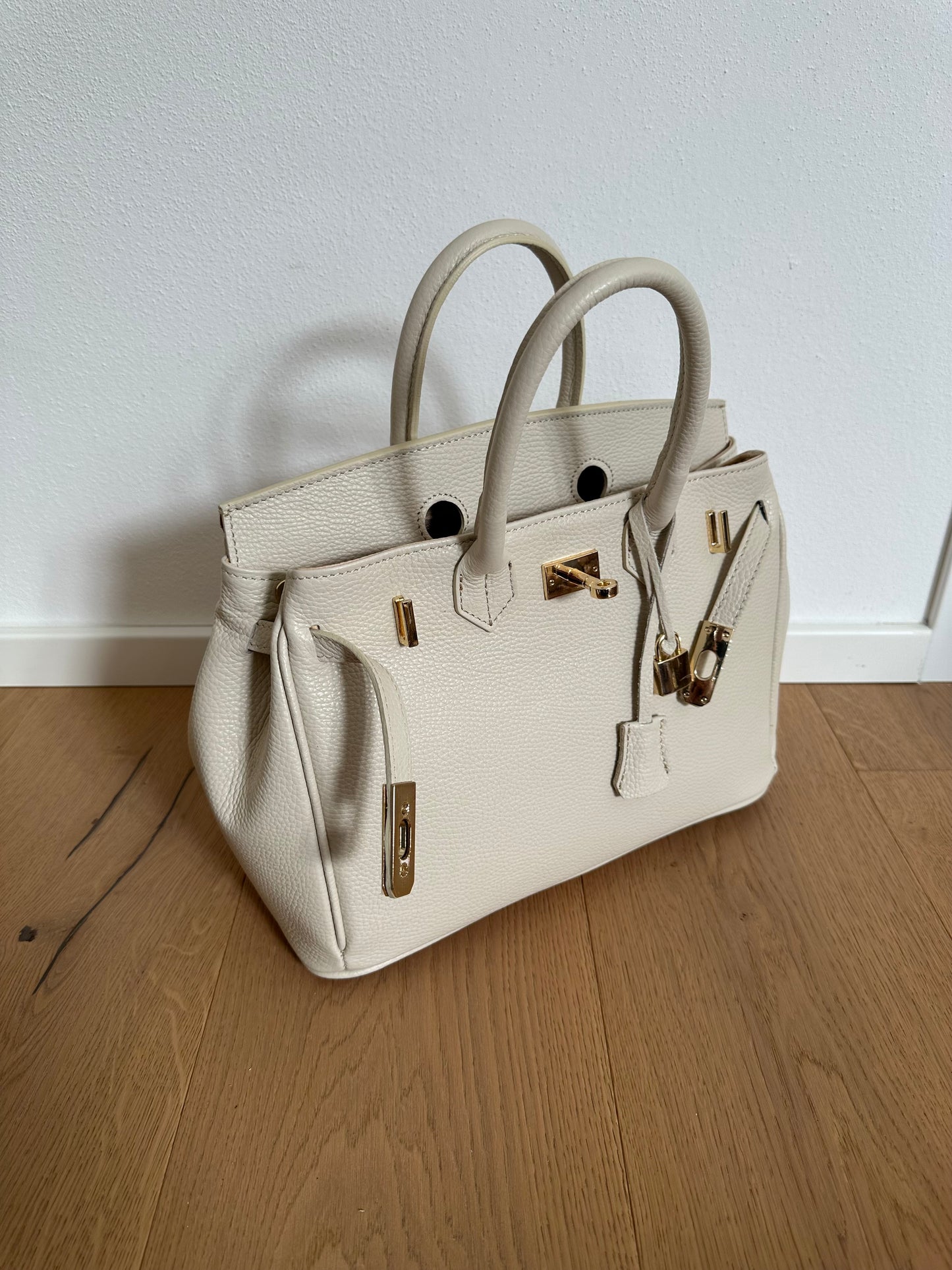 VIVIANNE MEDIUM- handbag