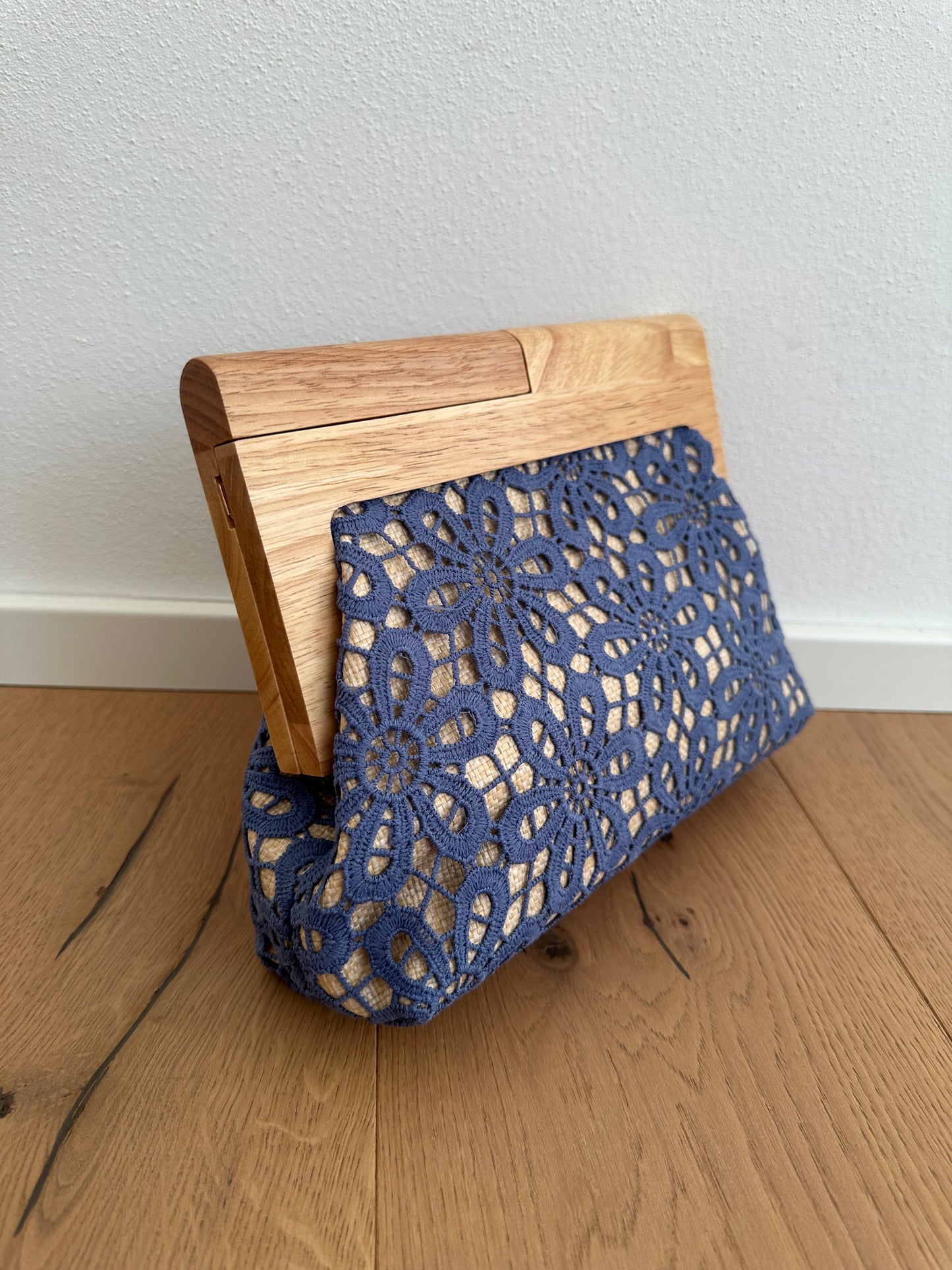TINA clutch - rafia e legno