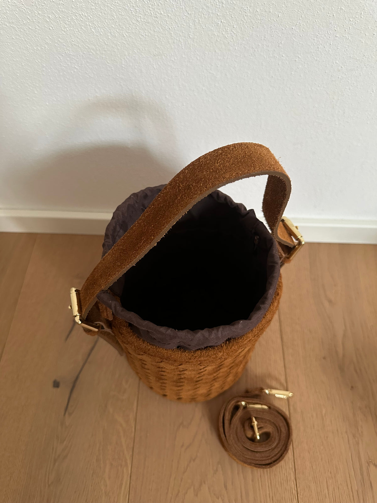 BARBARA- secchiello suede intrecciato