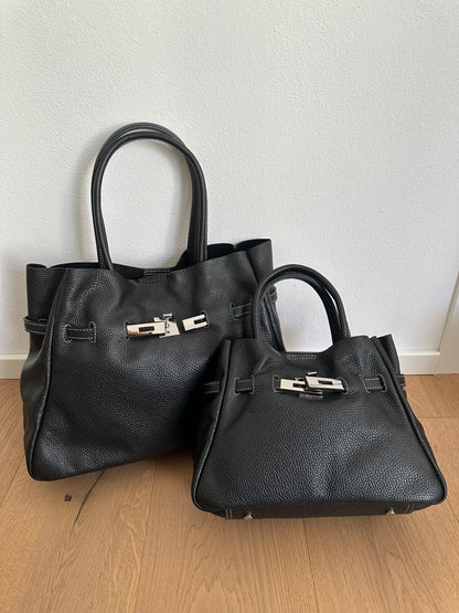 KARINA LARGE- vera pelle