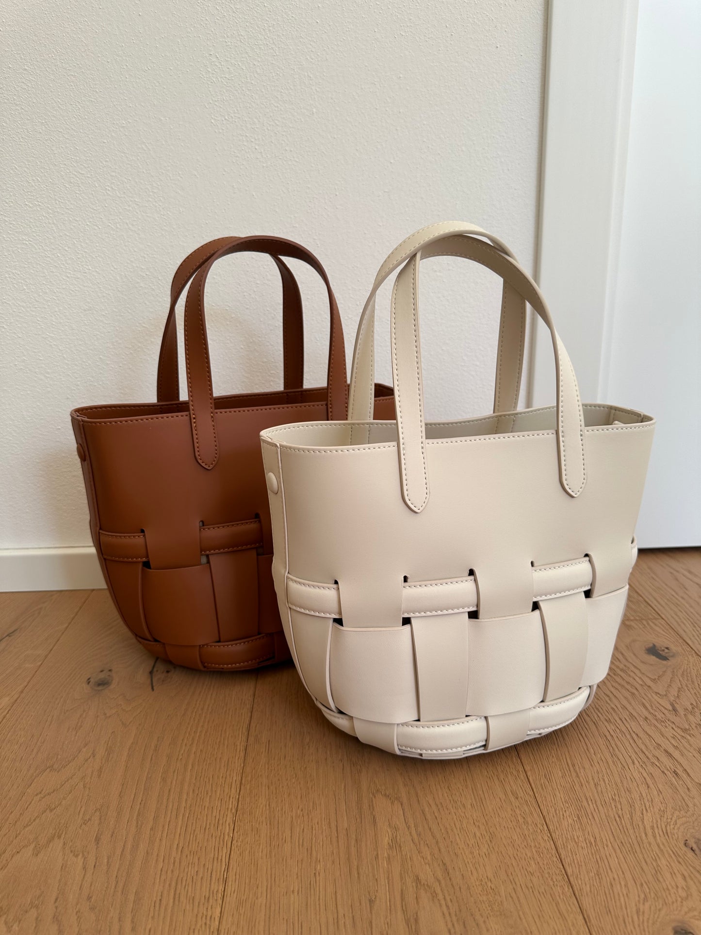 EVELINA- woven bucket