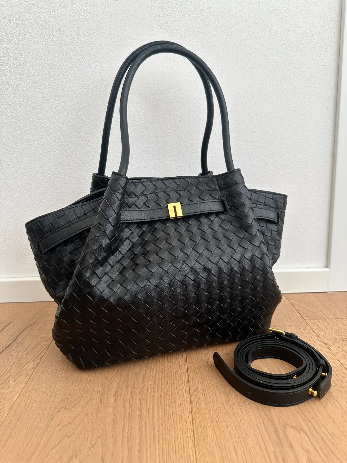 CAROL- woven shoulder bag