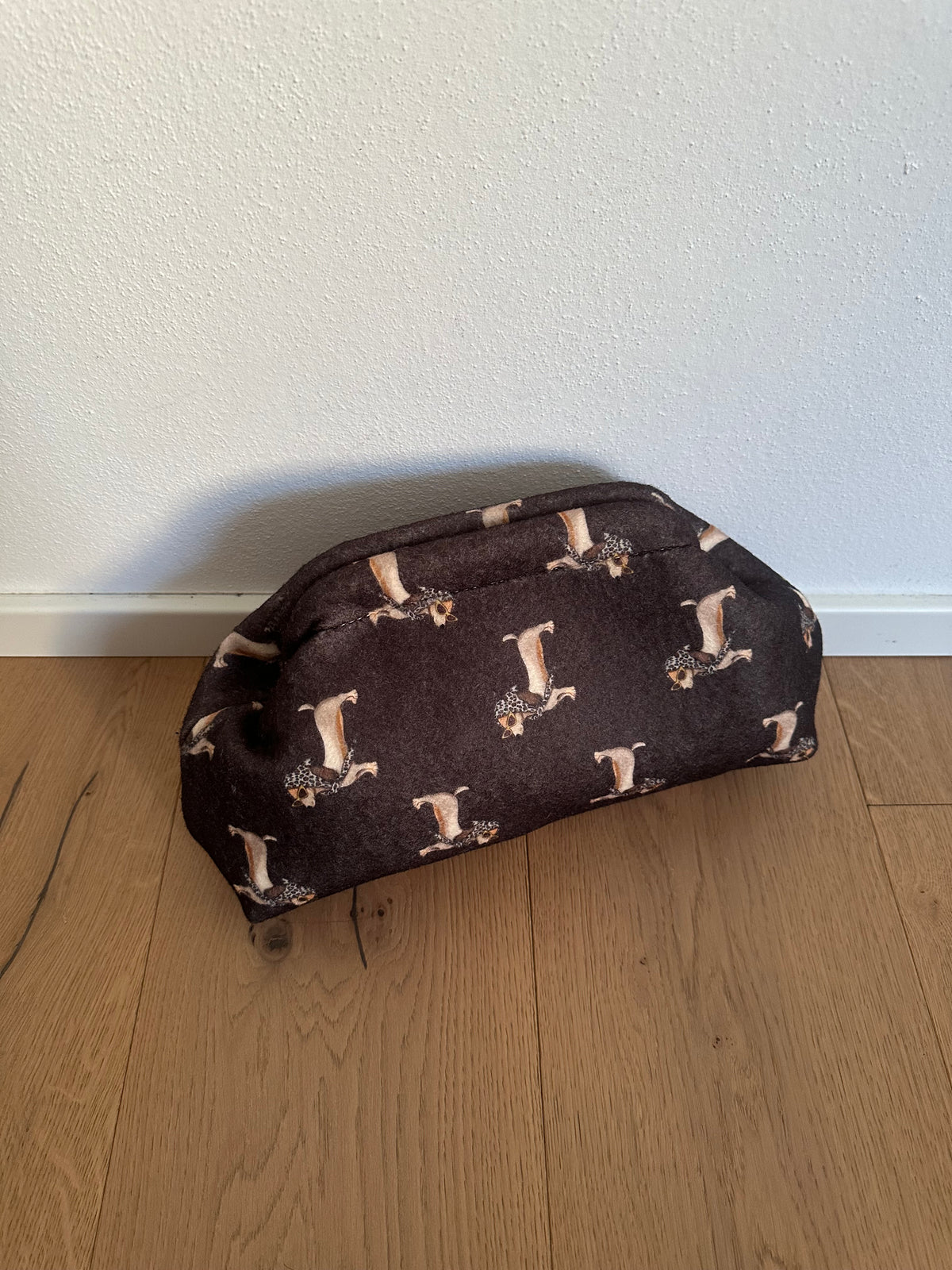 POCHETTE BASSOTTO- tracolla a catena