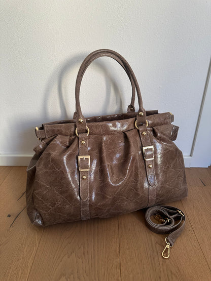 LYNN- borsa grande a spalla, con tracolla