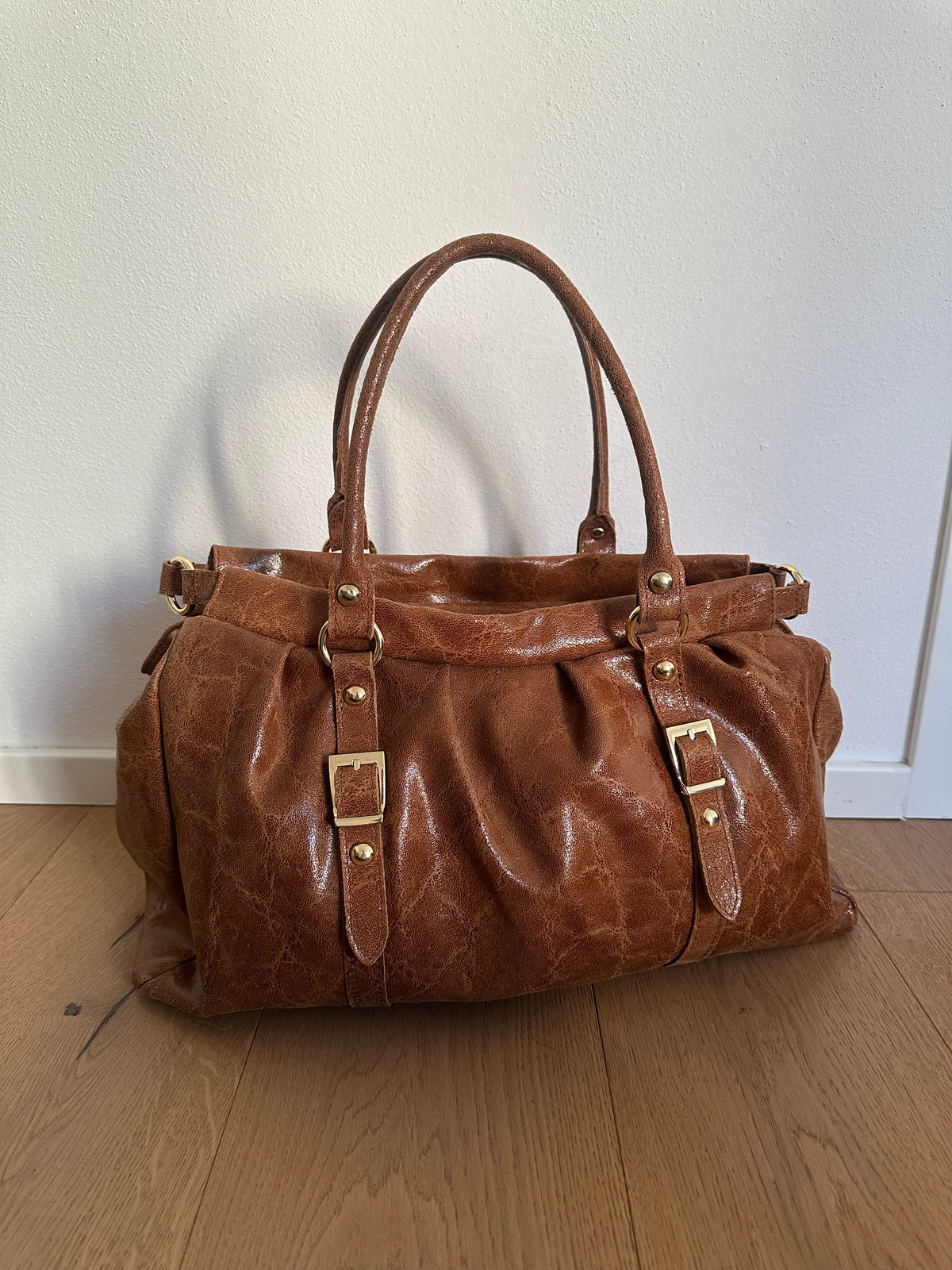 LYNN- borsa grande a spalla, con tracolla