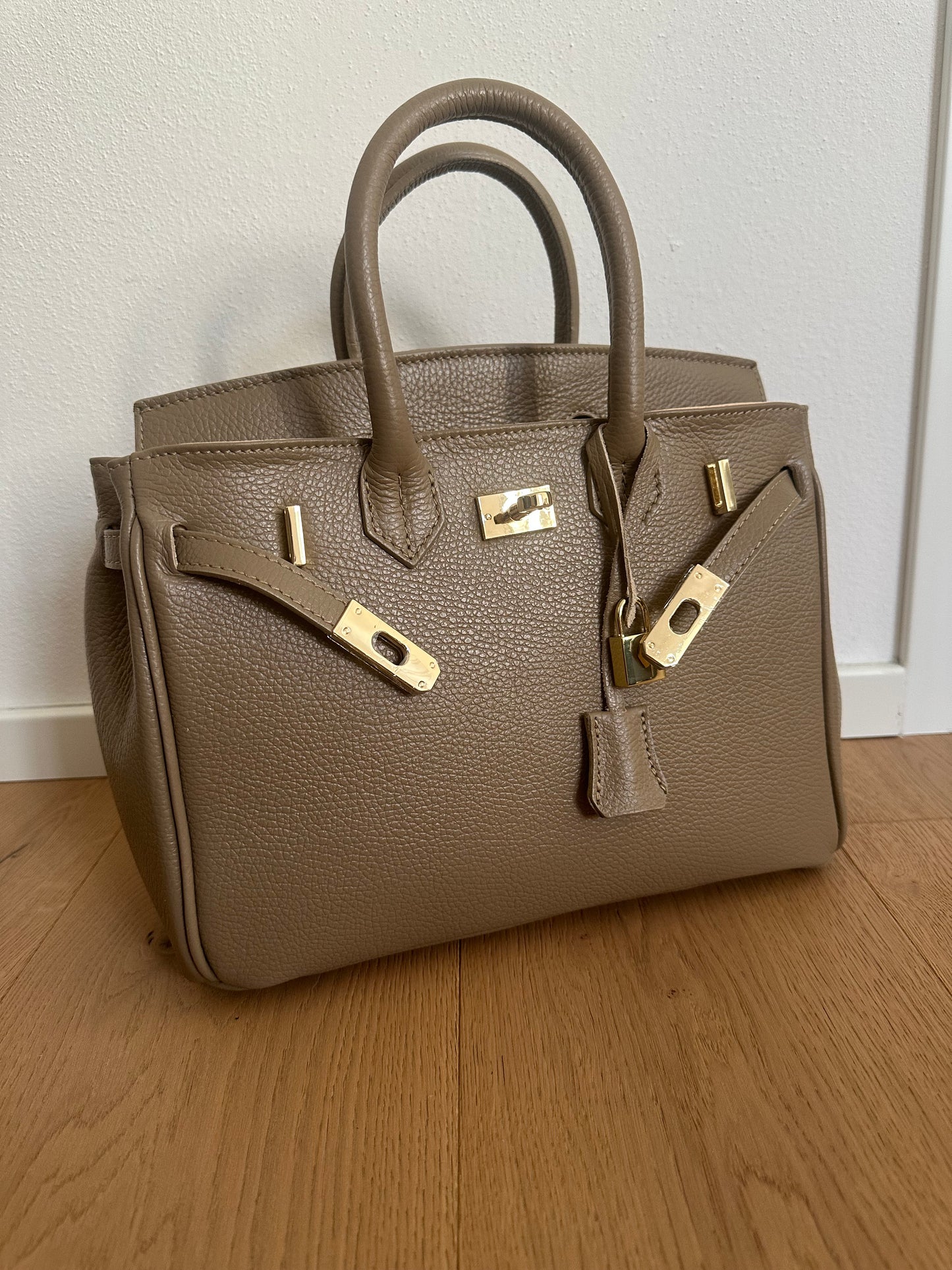 VIVIANNE MEDIUM- handbag