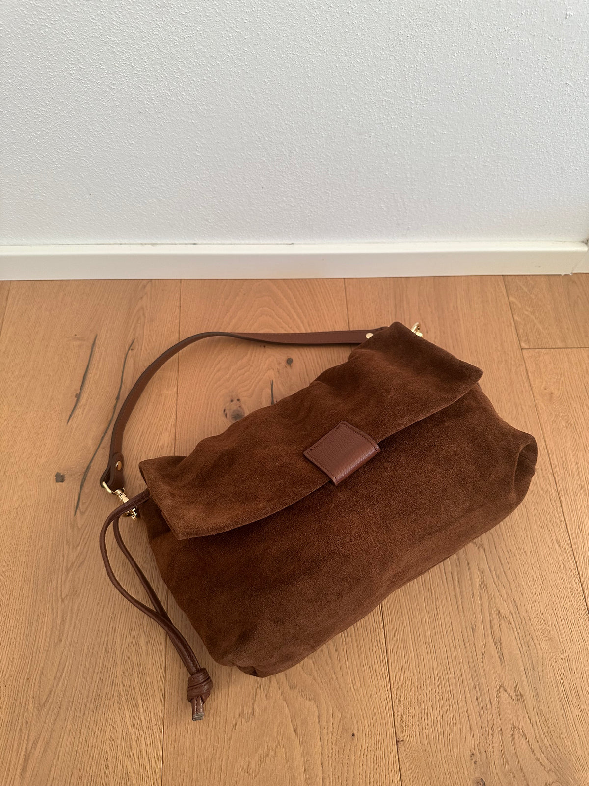MIKA LARGE camoscio- borsa doppia tracolla