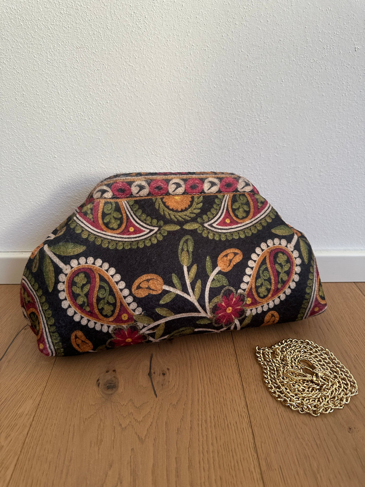POCHETTE ETRA- tracolla a catena