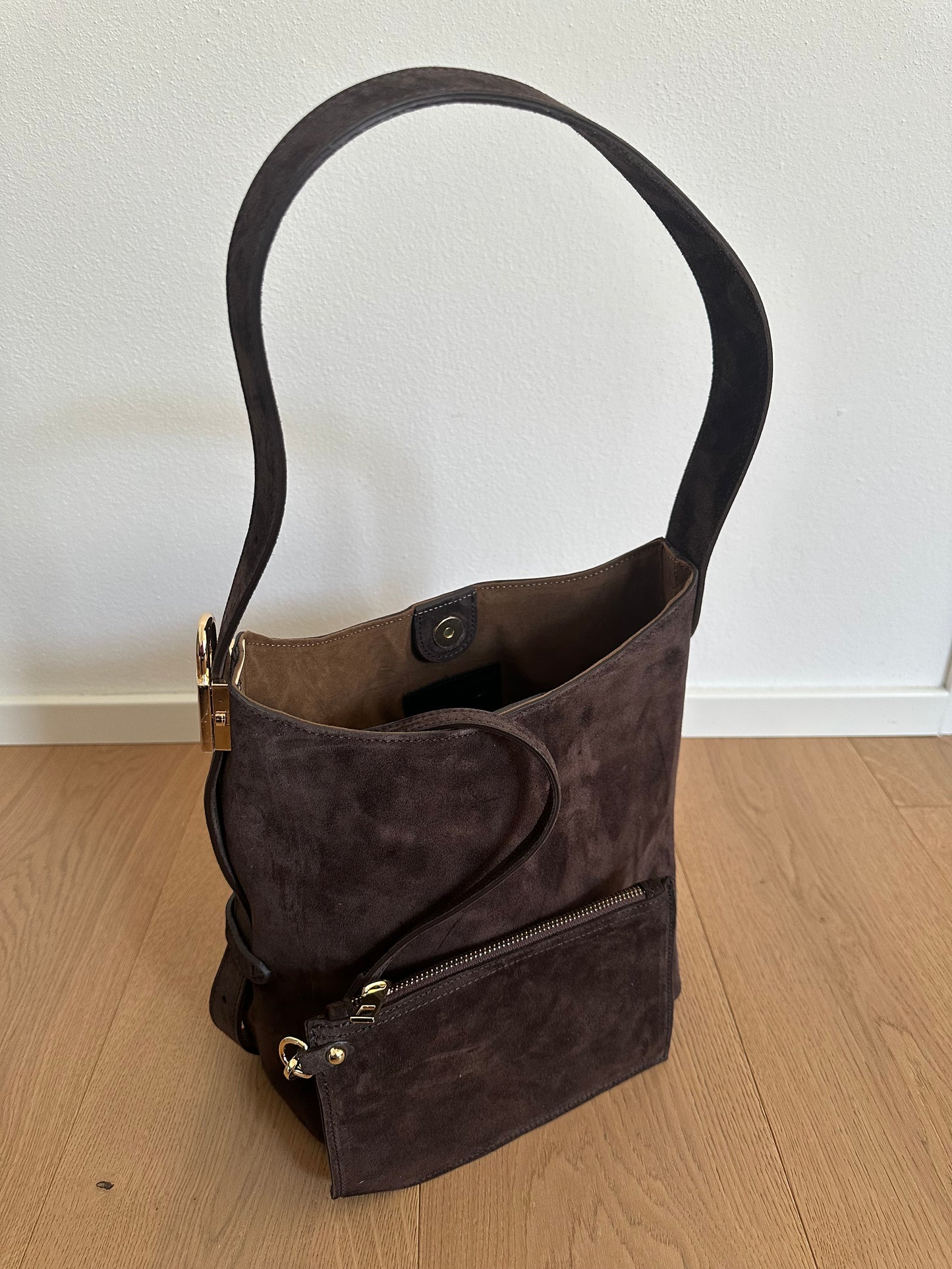 CAMILLA- suede bucket