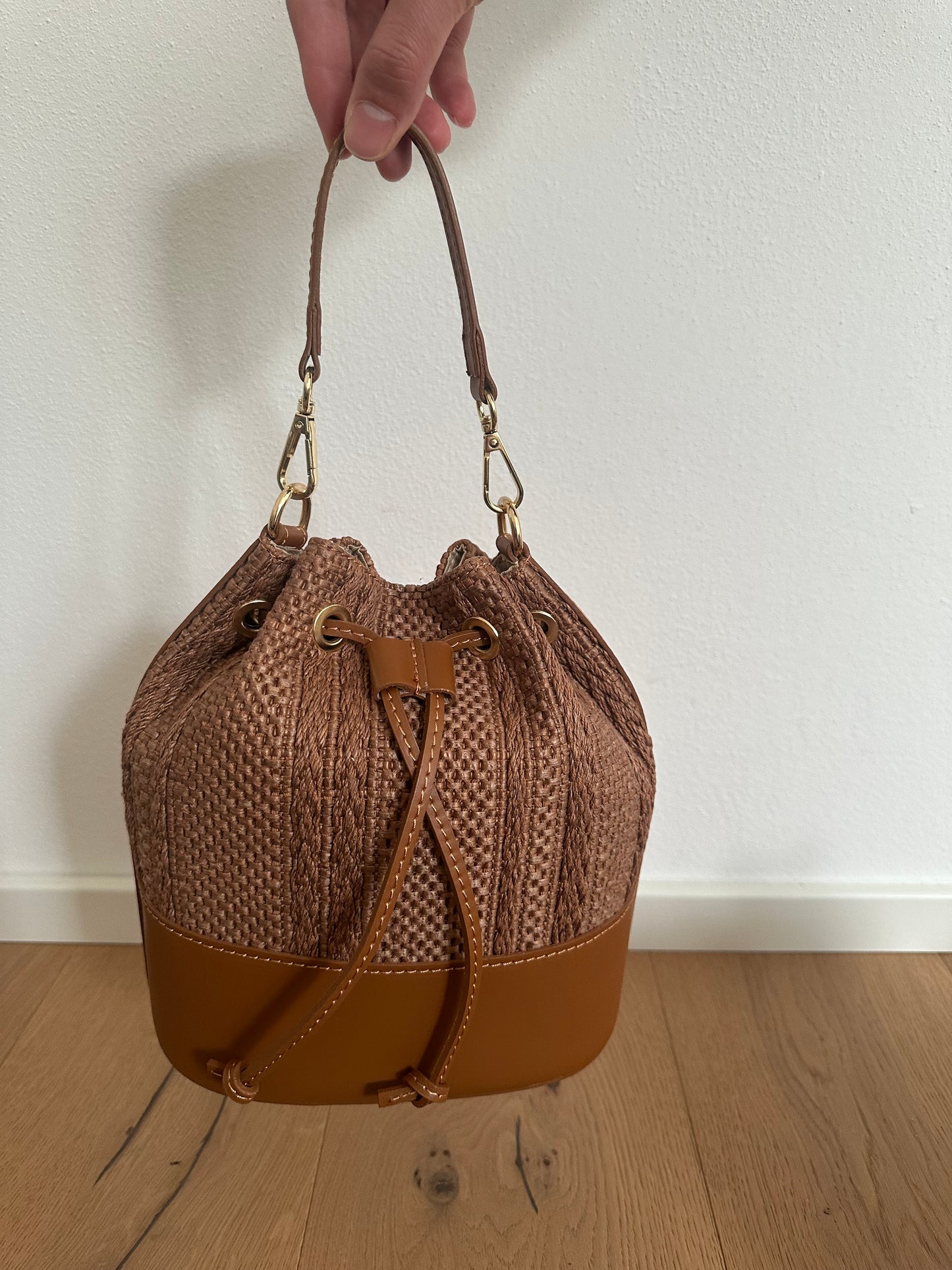 MISS BUCKET ESPECIAL - rafia