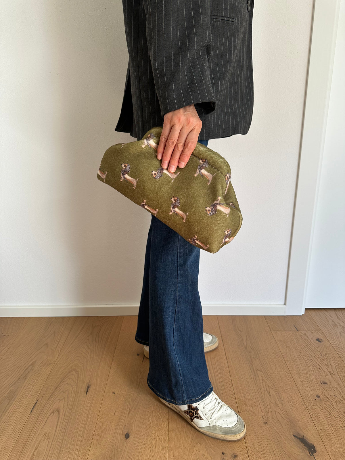 POCHETTE BASSOTTO- tracolla a catena