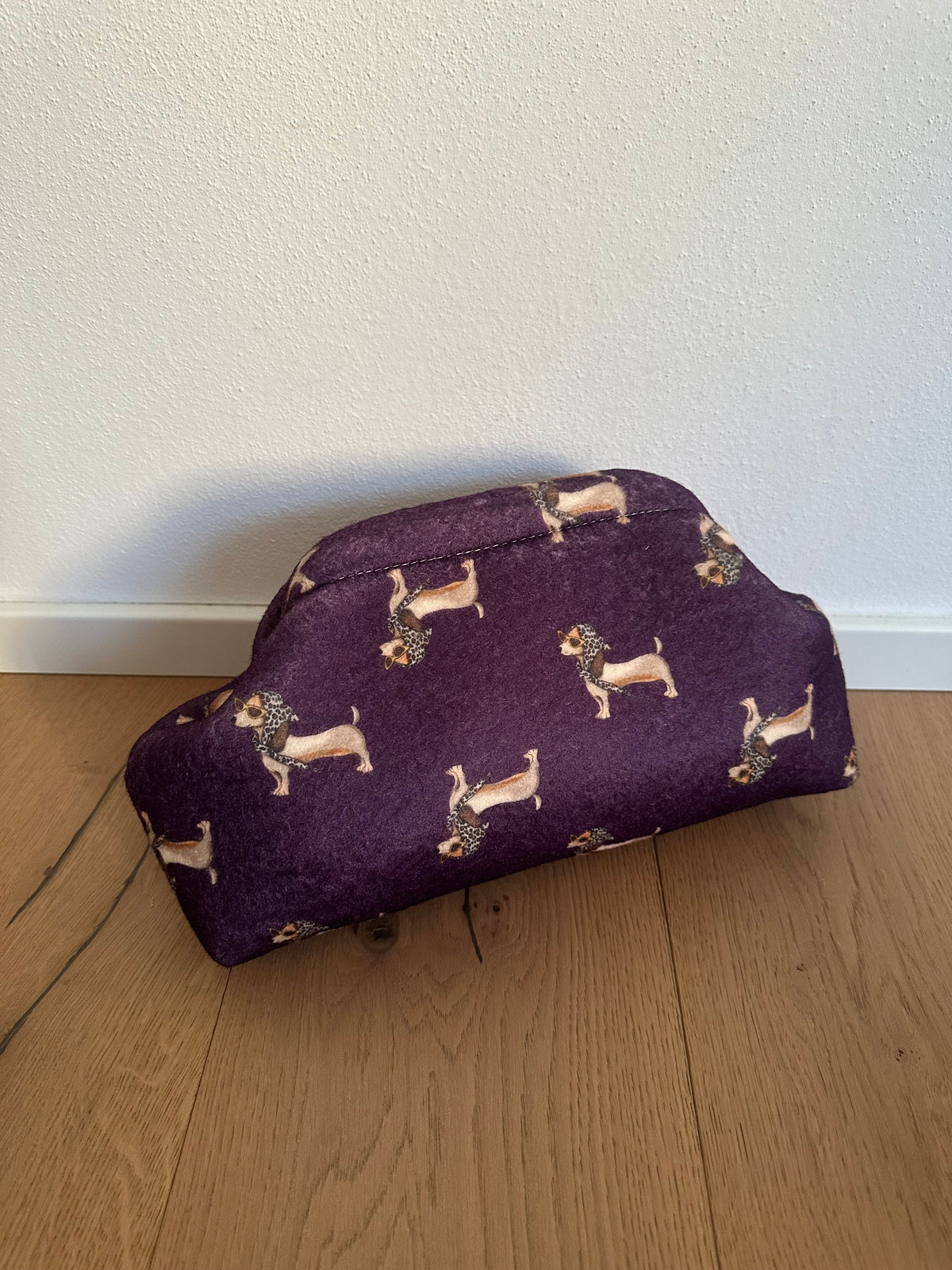 POCHETTE BASSOTTO- tracolla a catena