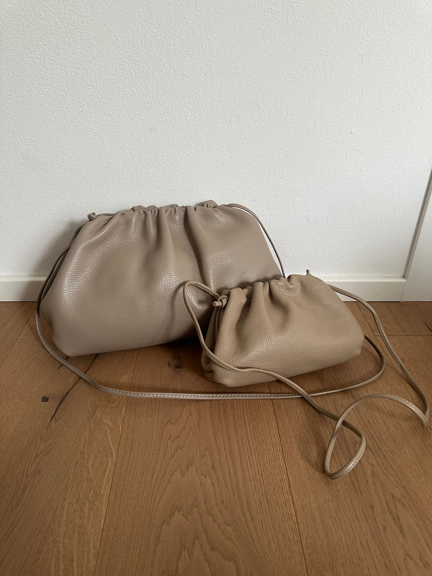 TANIA SMALL- Vera pelle