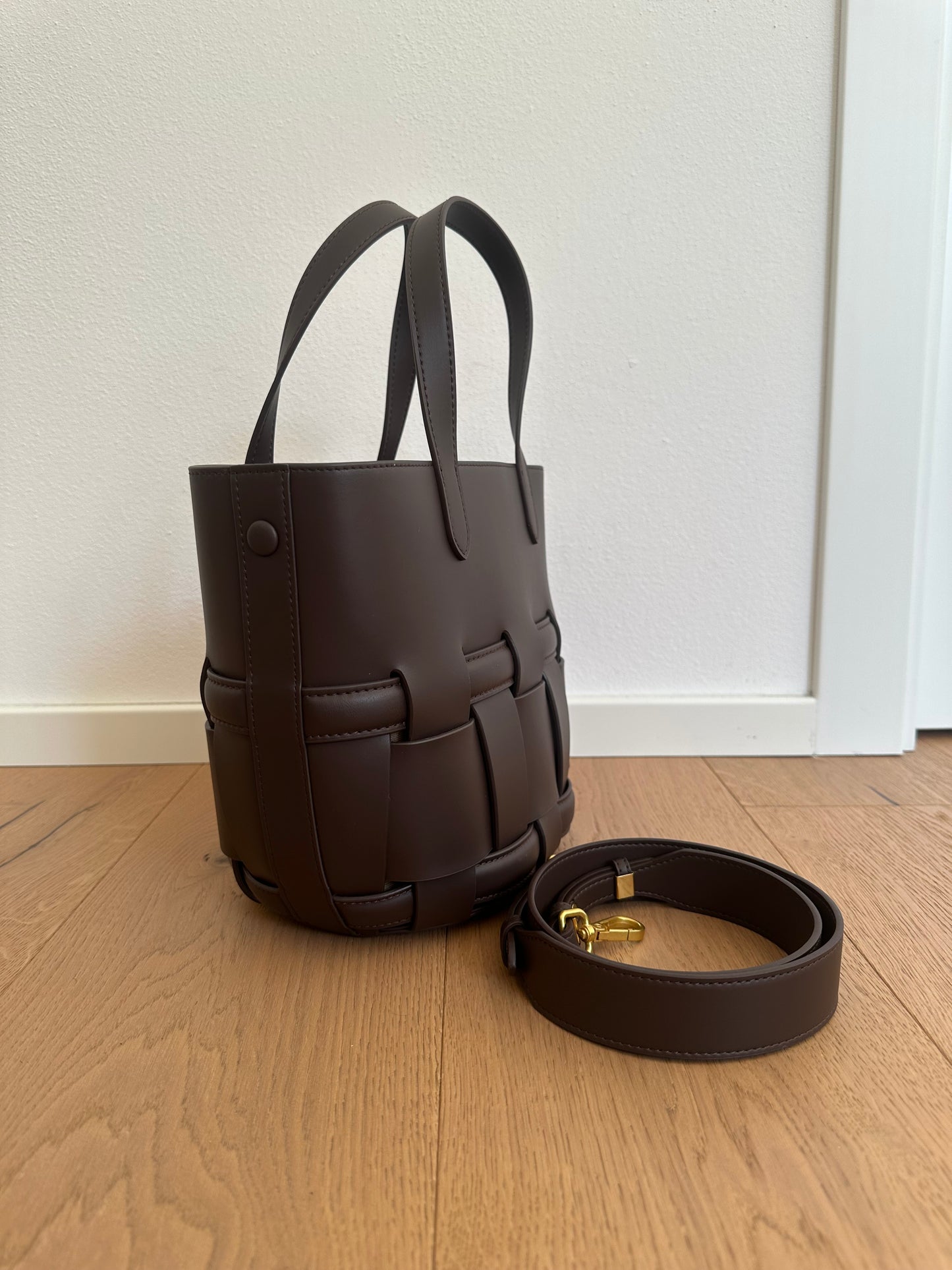 EVELINA- woven bucket