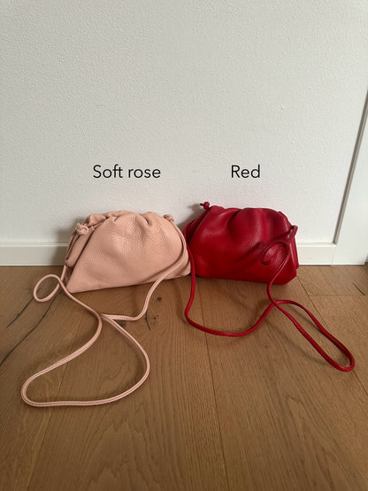 TANIA SMALL- Vera pelle