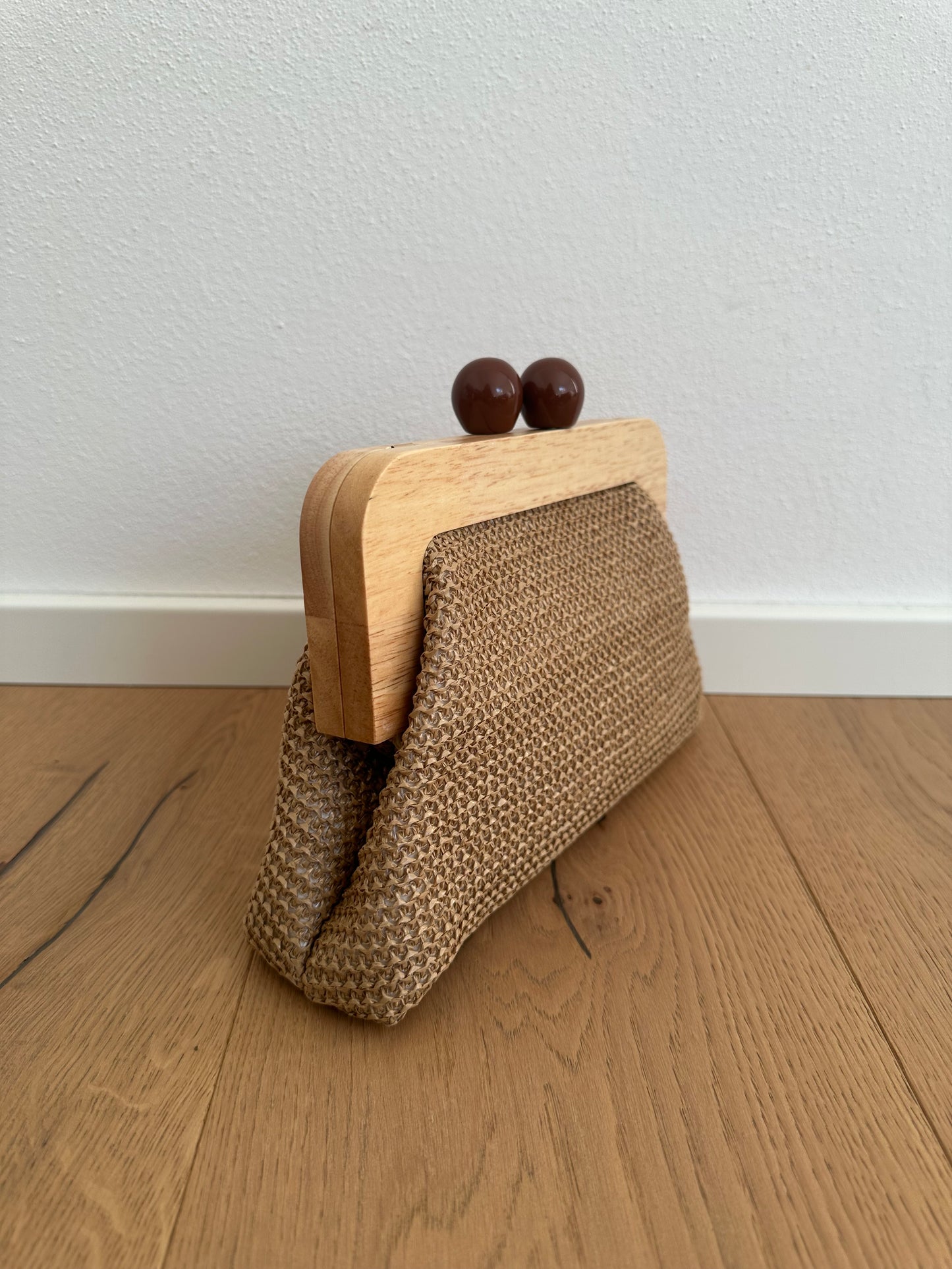 POLLY clutch - rafia e legno