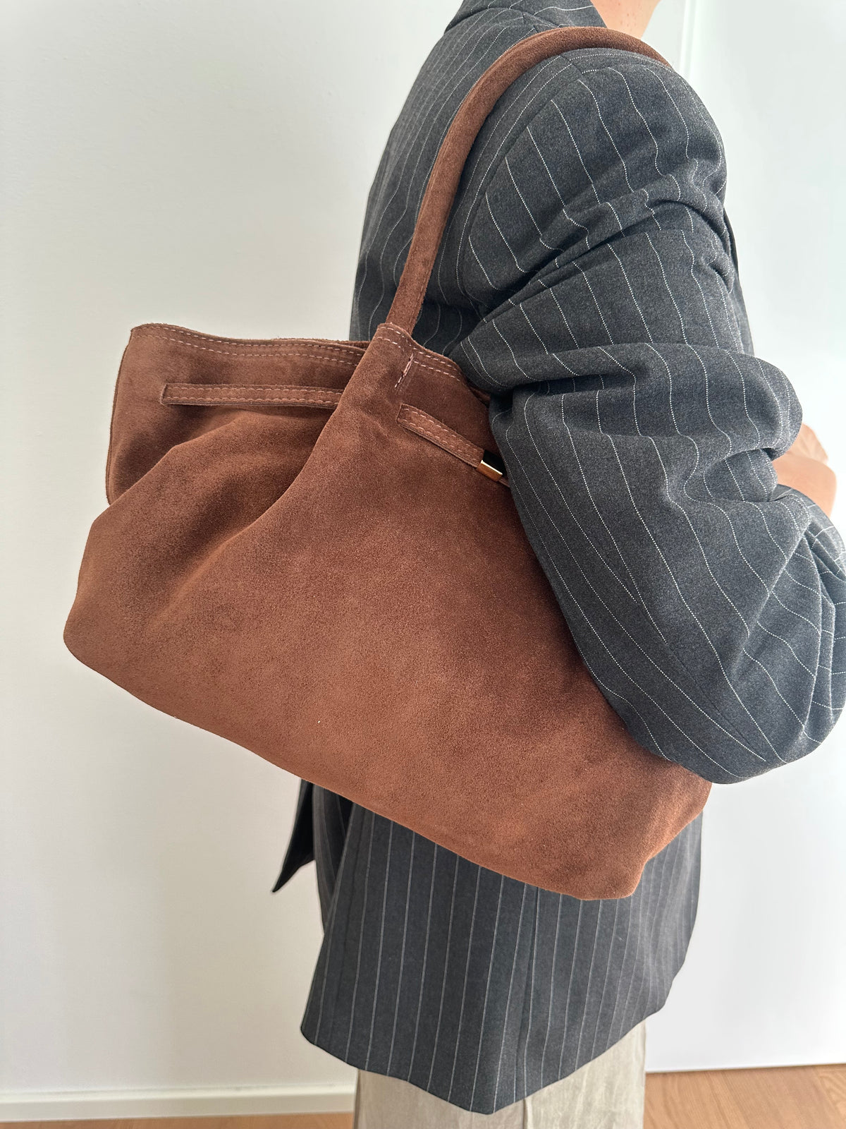 CORINNE LARGE- borsa a spalla camoscio