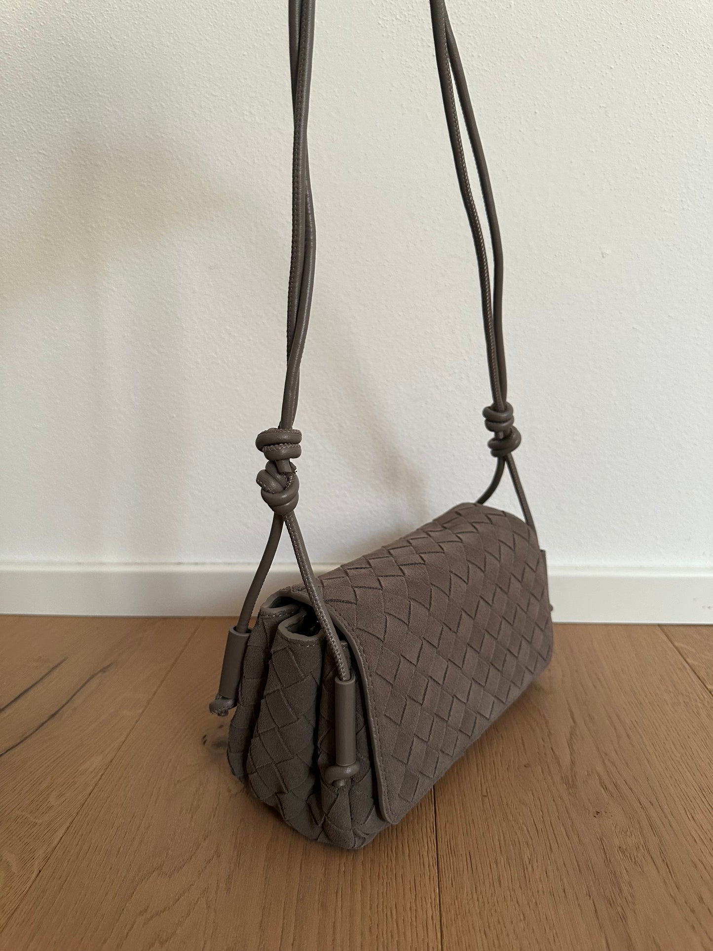 NORA camoscio- pelle intrecciata