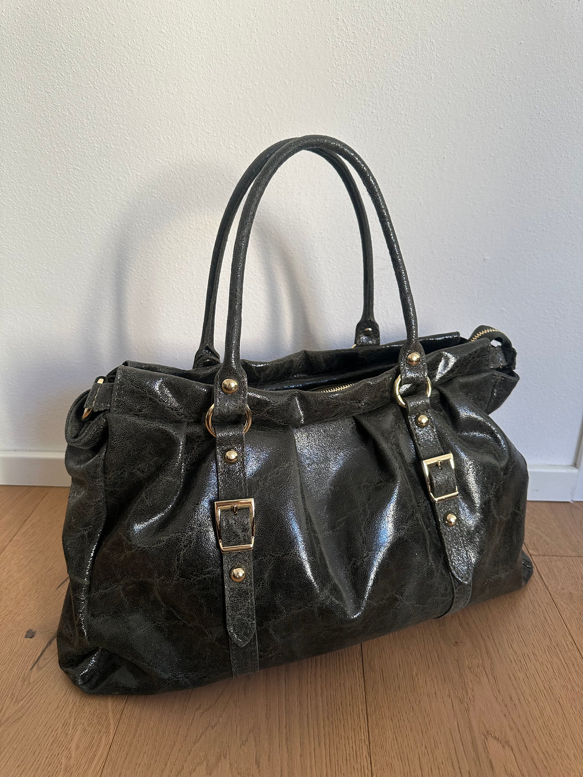 LYNN- borsa grande a spalla, con tracolla