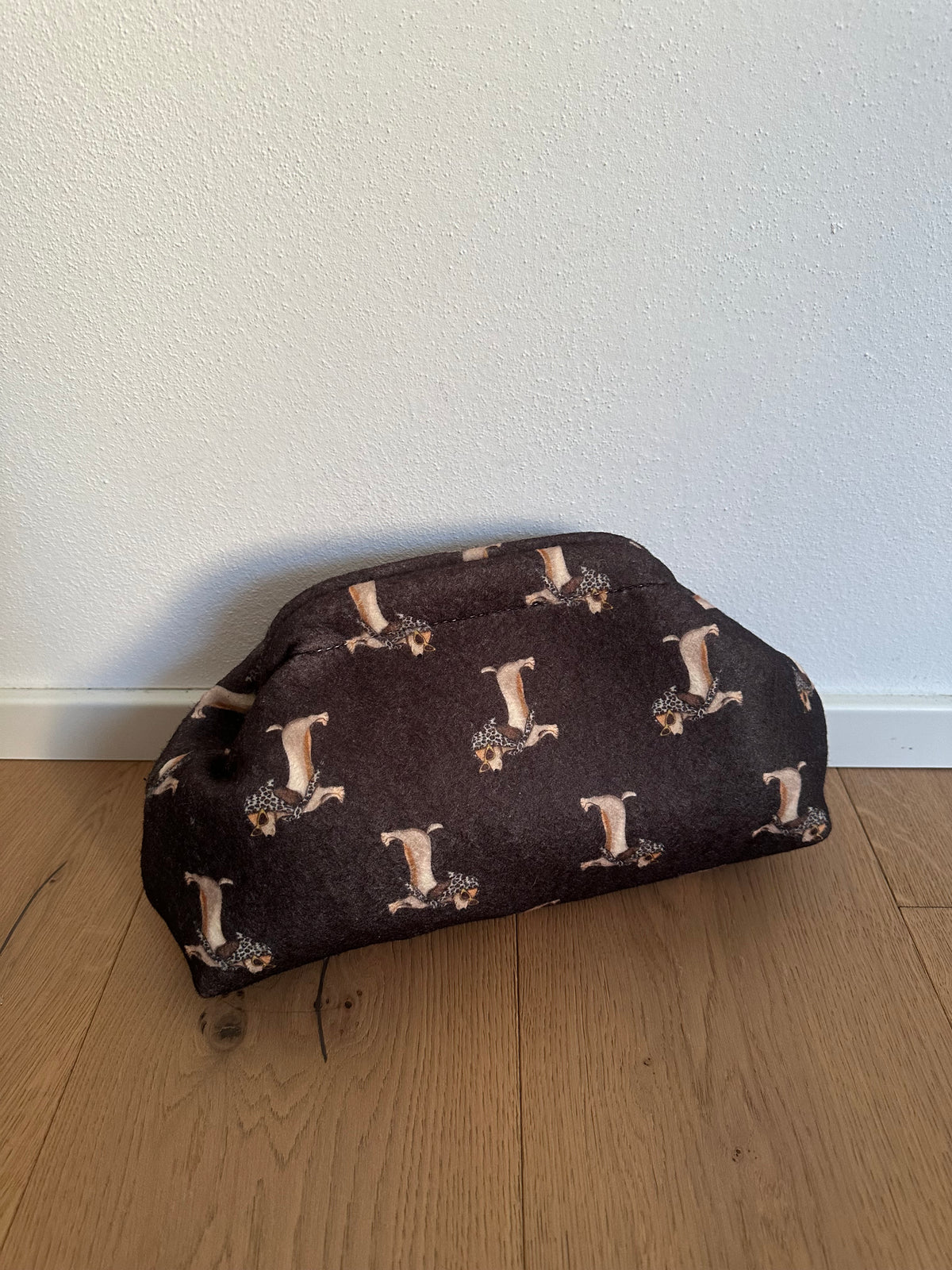 POCHETTE BASSOTTO- tracolla a catena