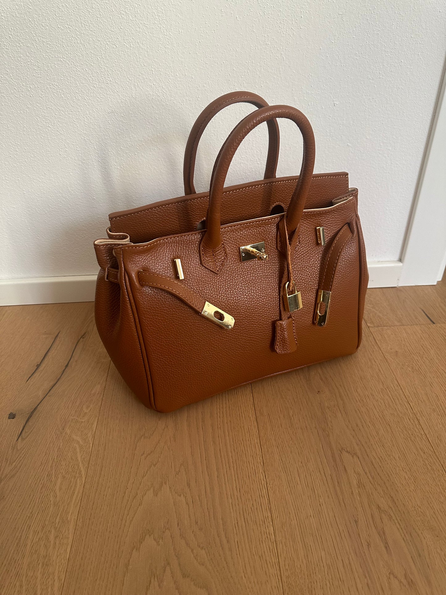 VIVIANNE MEDIUM- handbag