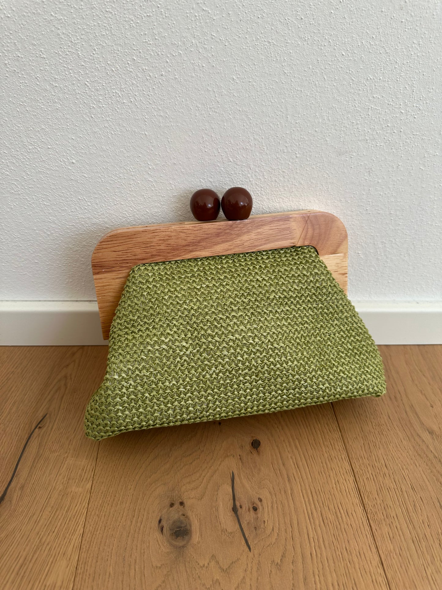 POLLY clutch - rafia e legno