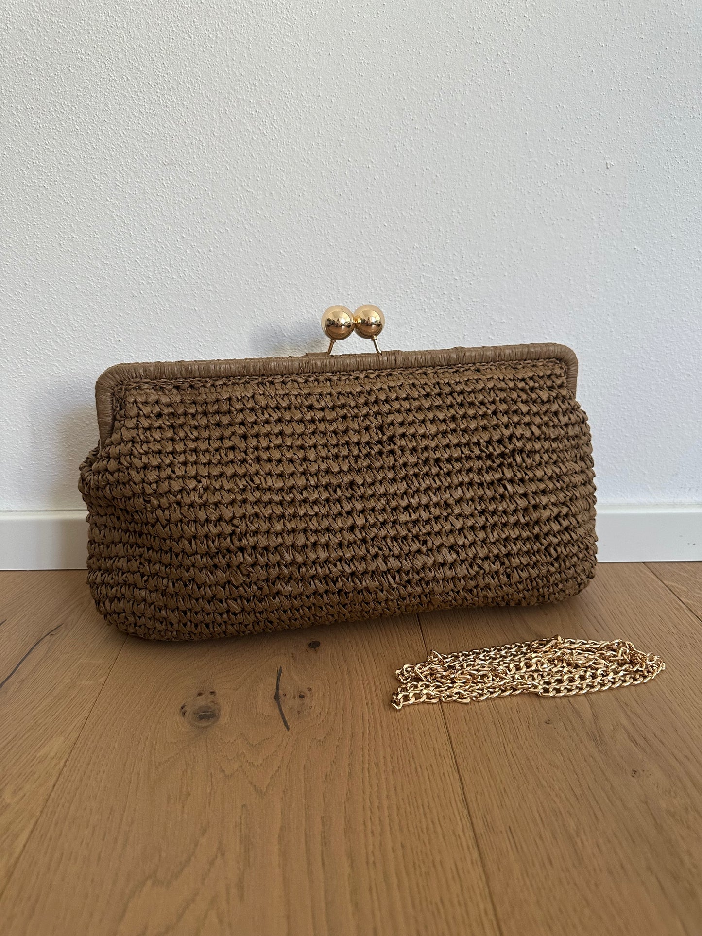 MIYA - Pochette in Rafia
