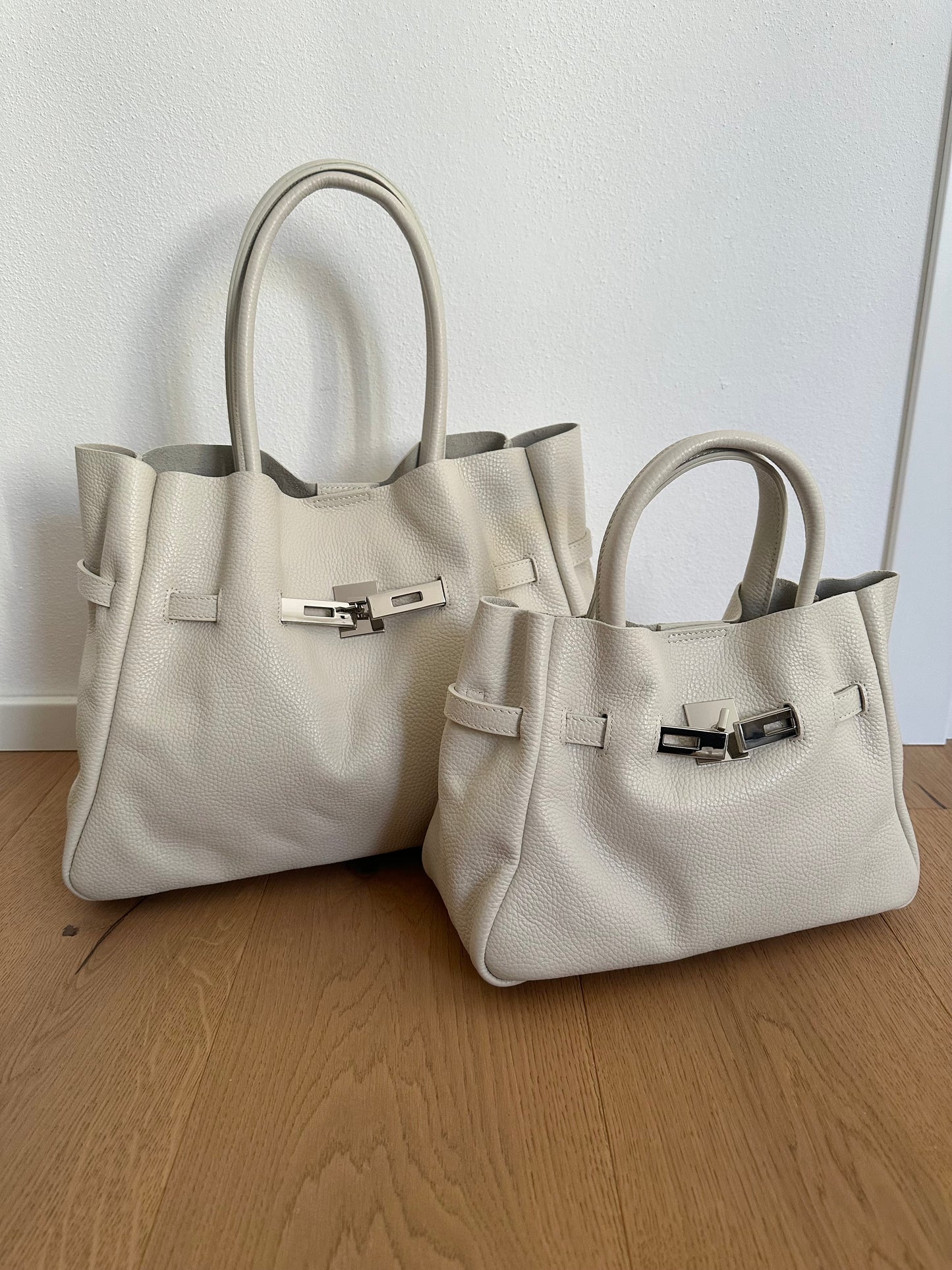 KARINA LARGE- vera pelle