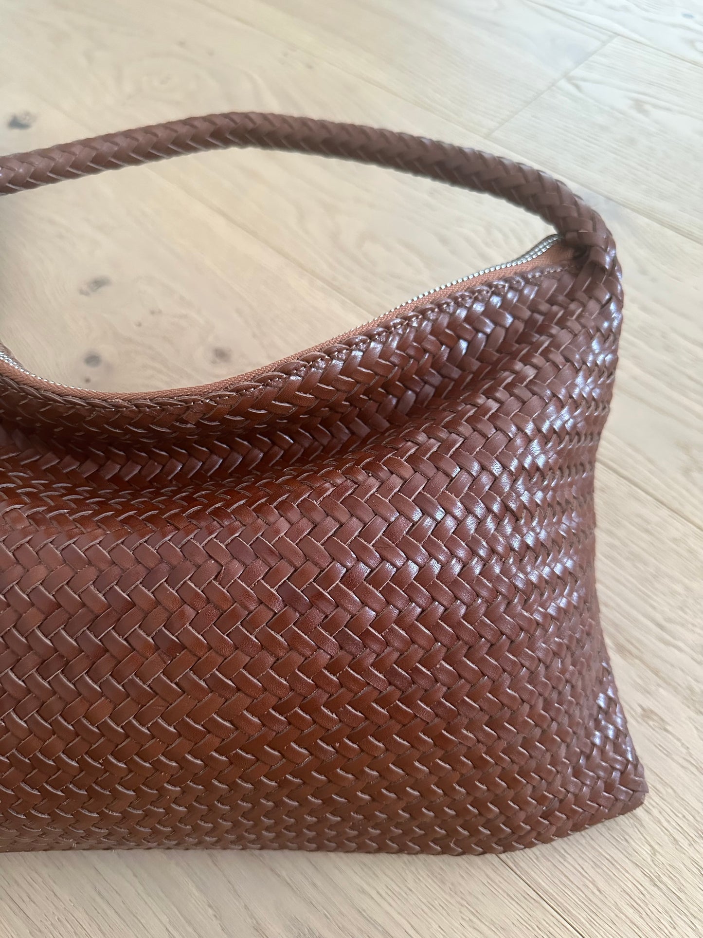 KAISA premium- woven hobo