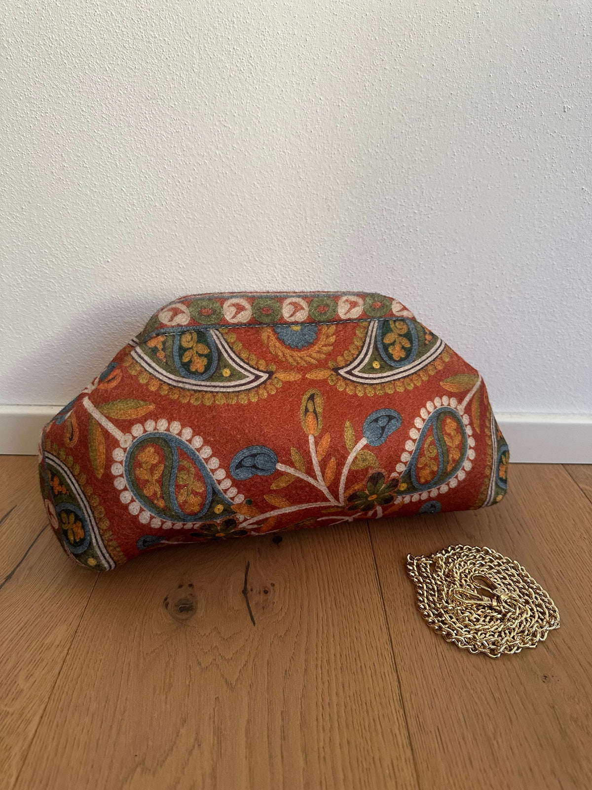 POCHETTE ETRA- tracolla a catena