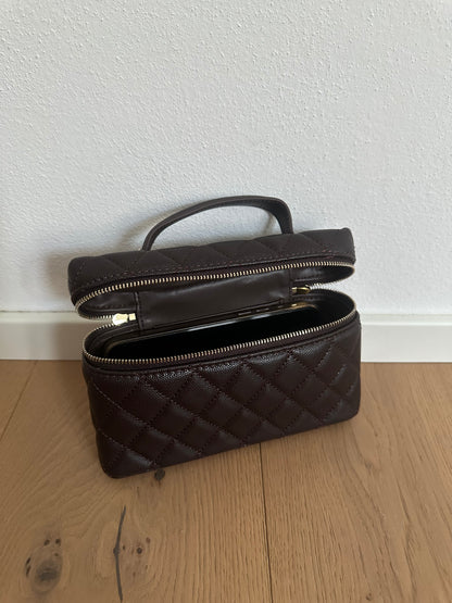 LUSY- vanity case con catena