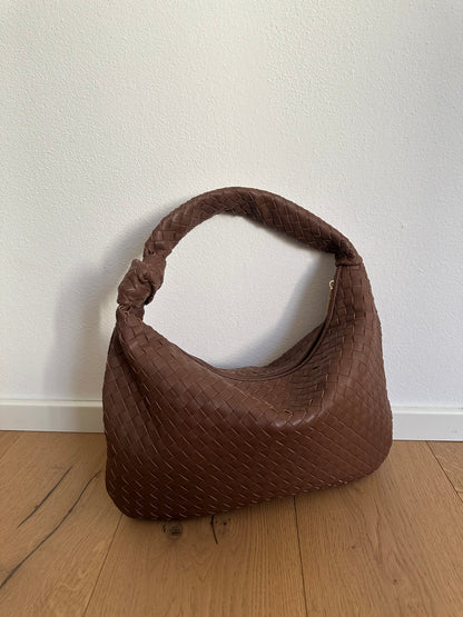 JOLIE - medium