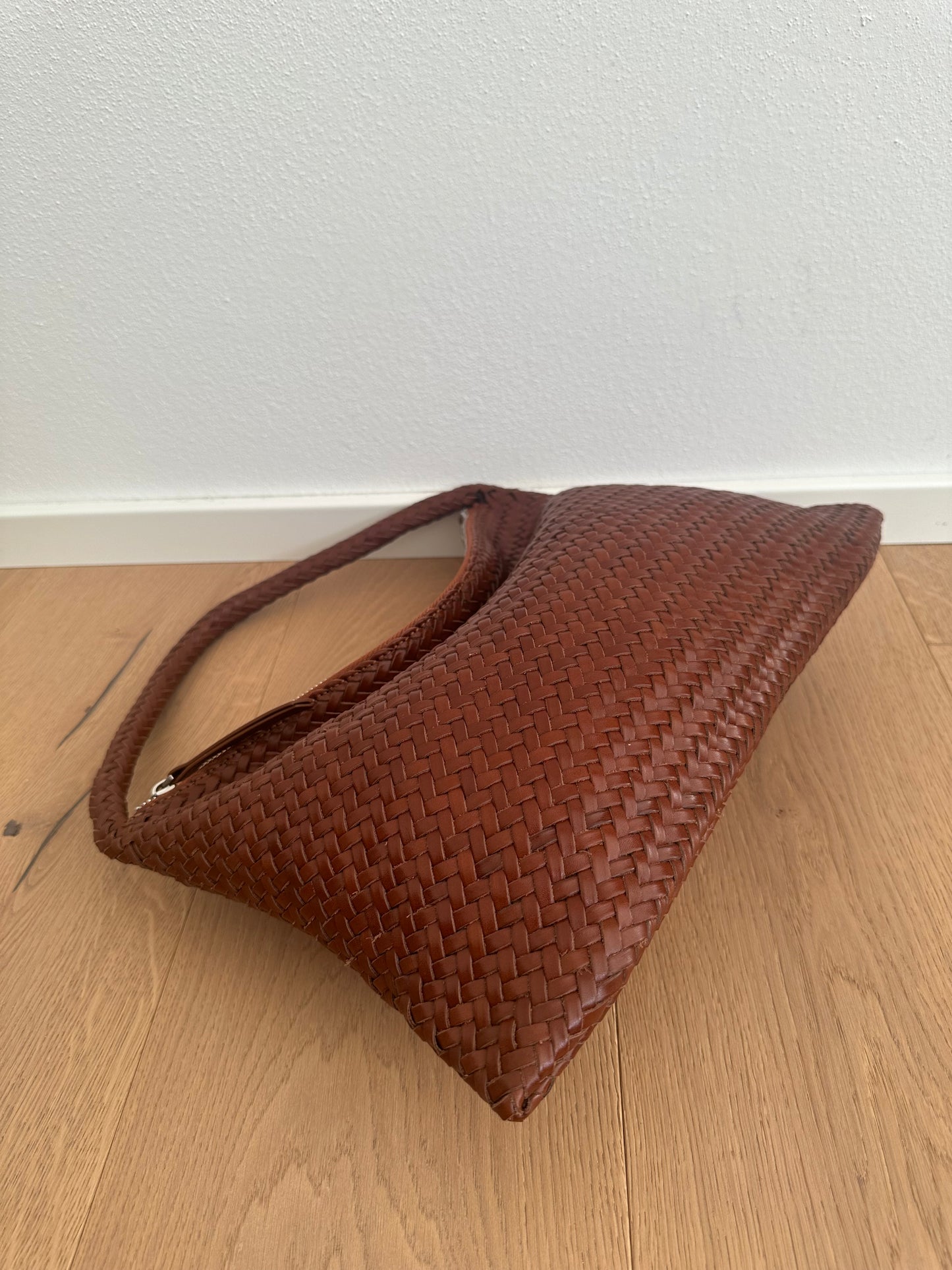 KAISA premium- woven hobo