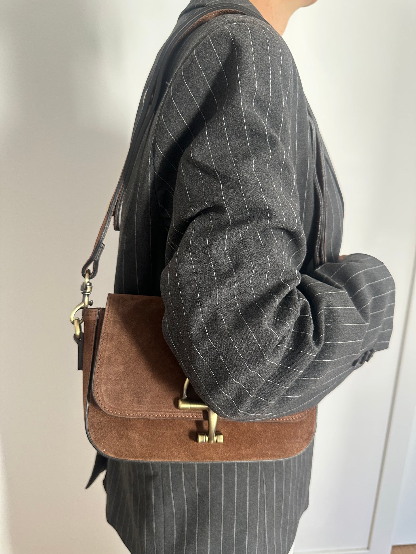 COWY suede- crossbody