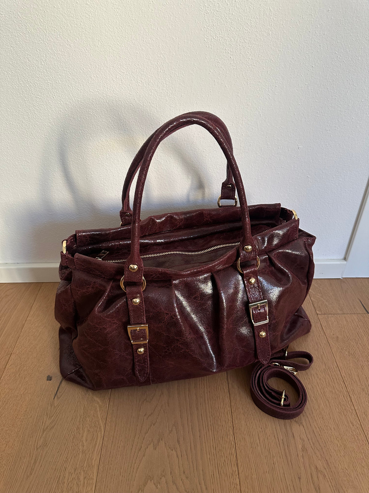 LYNN- borsa grande a spalla, con tracolla