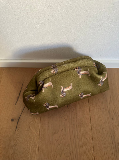 POCHETTE BASSOTTO- tracolla a catena