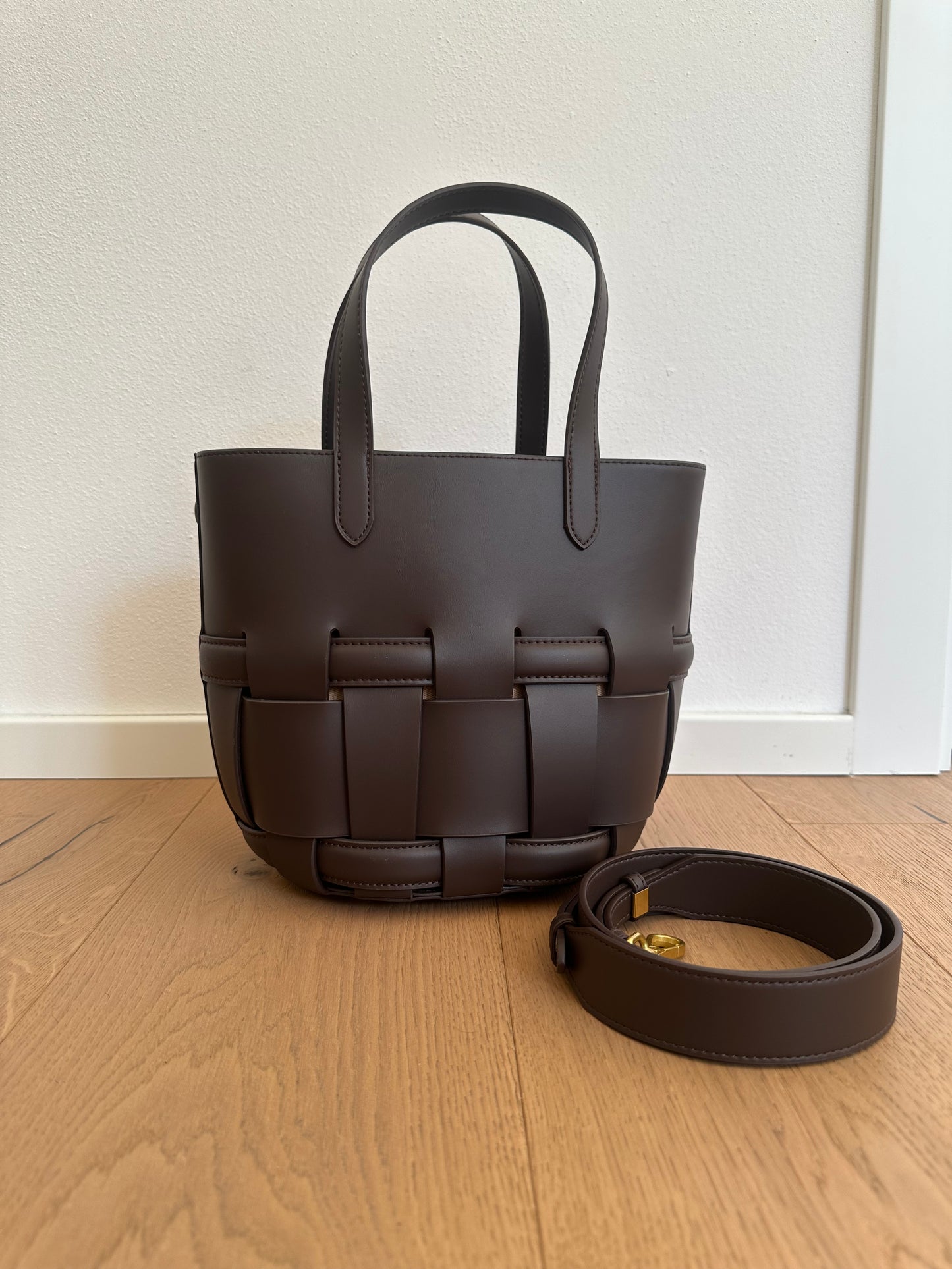 EVELINA- woven bucket